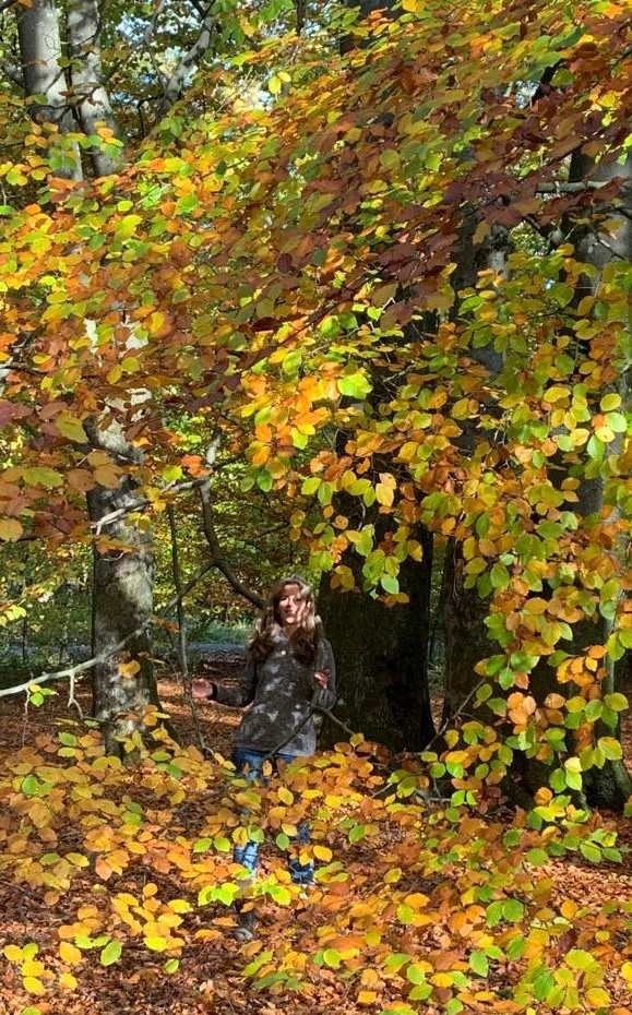Nadja Binten im herbstlichen Wald